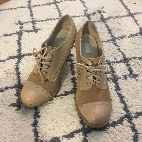 Cooperative Shoes - Oxford pumps w stacked heel